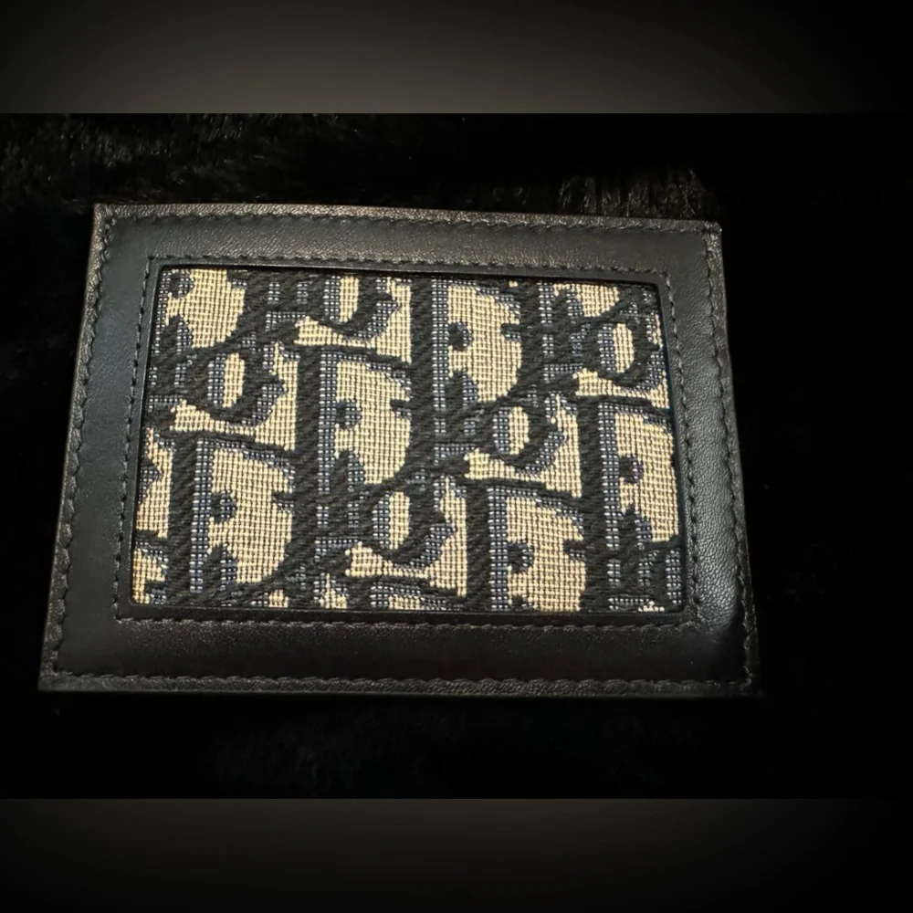 Authentic Dior Travel Kit - Picture 6 of 9
